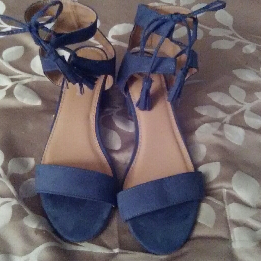 Block Heel Sandals - Picture 2 of 3